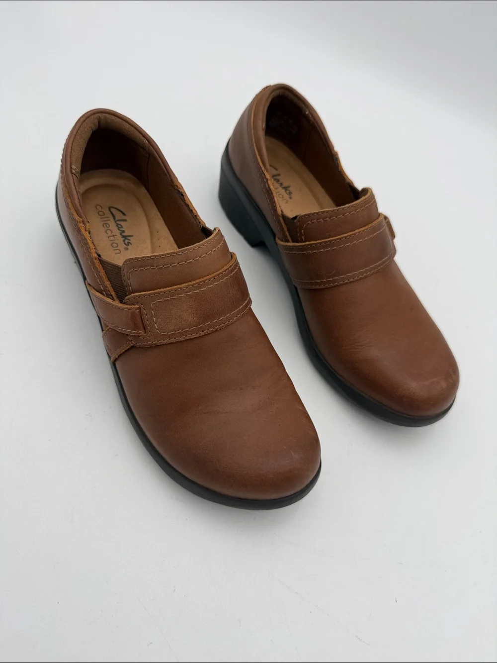 Clarks Brown Leather Slip-On Loafers Hook Strap women 7M casual comfort office